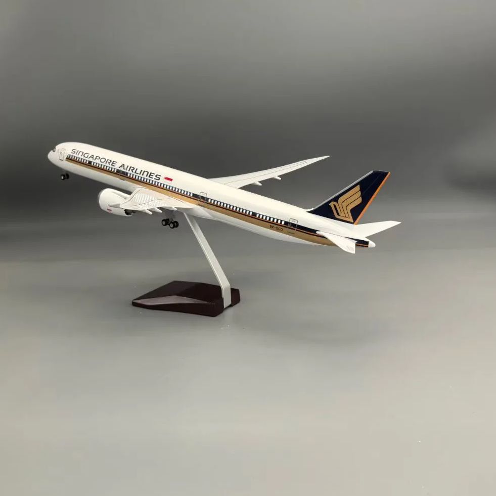 Model Kit Singapore - Model Pesawat Terbang Resin Skala 1/130