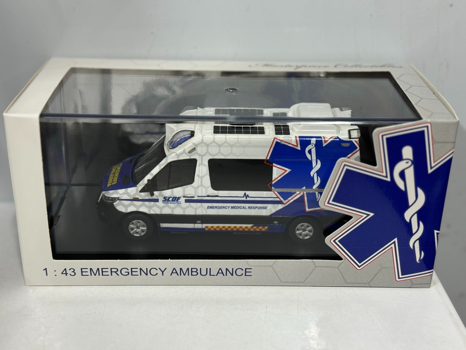 Model Mobil Ambulans Die-cast  - Model Kit Singapore ulasan dan harga