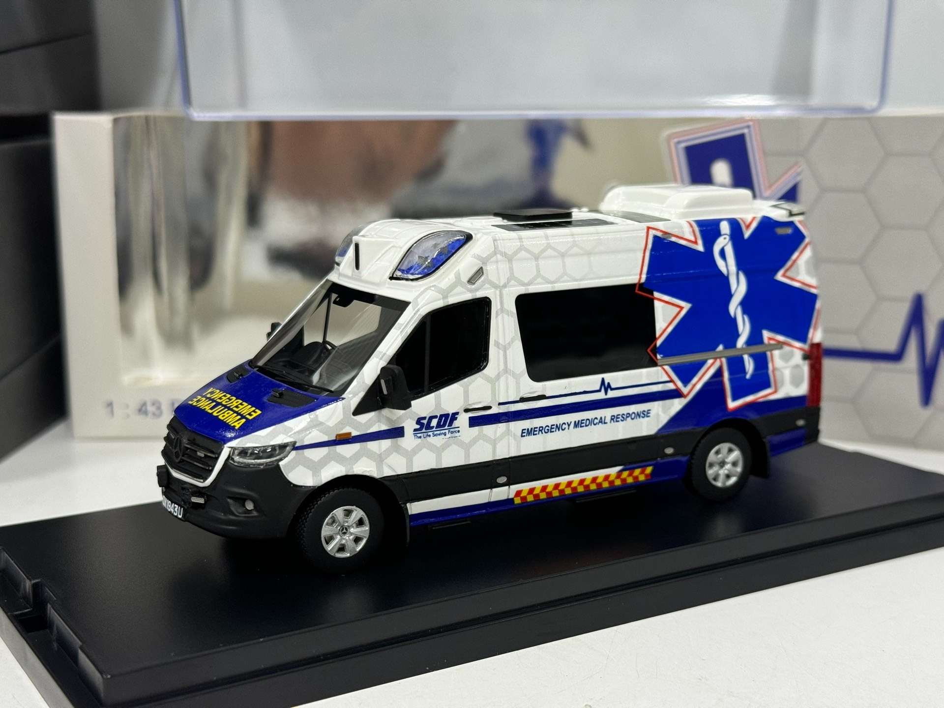 Model Mobil Ambulans Die-cast  - Model Kit Singapore ulasan dan harga